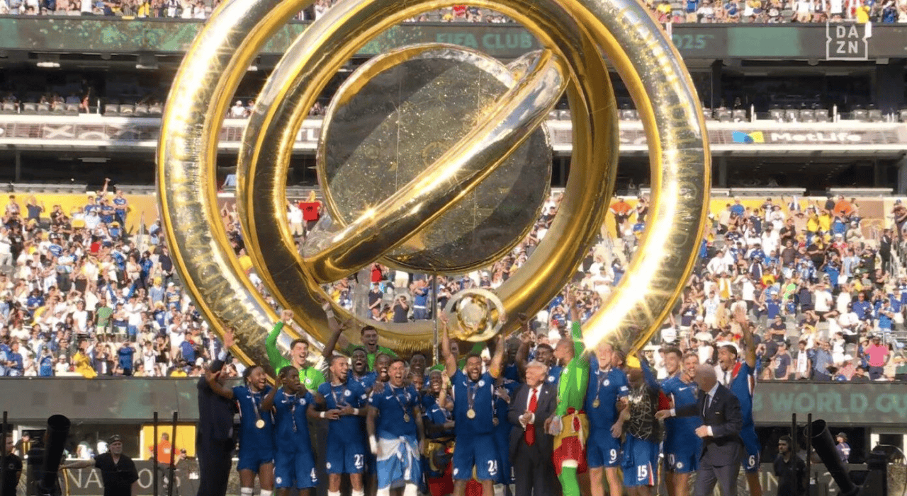 恢复俱乐部世界杯冲突的真相!事实证明 佩德罗(Pedro)做出了这些小动作 每个人都指责恩里克(Enrique) 恢复俱乐部世界杯冲突的真相!事实证明 佩德罗(Pedro)做出了这些小动作 每个人都指责恩里克(Enrique)