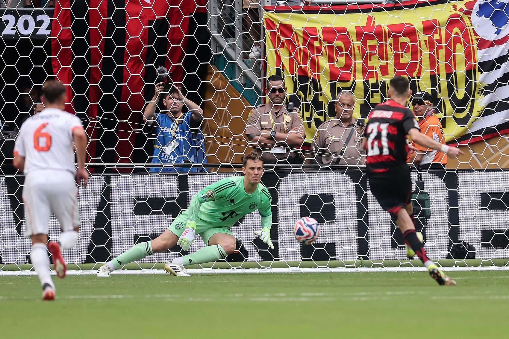 巨大的变化! IFAB认为修改罚球规则:将罚球踢作为死球 而进攻方无法弥补射门! 巨大的变化! IFAB认为修改罚球规则:将罚球踢作为死球 而进攻方无法弥补射门!