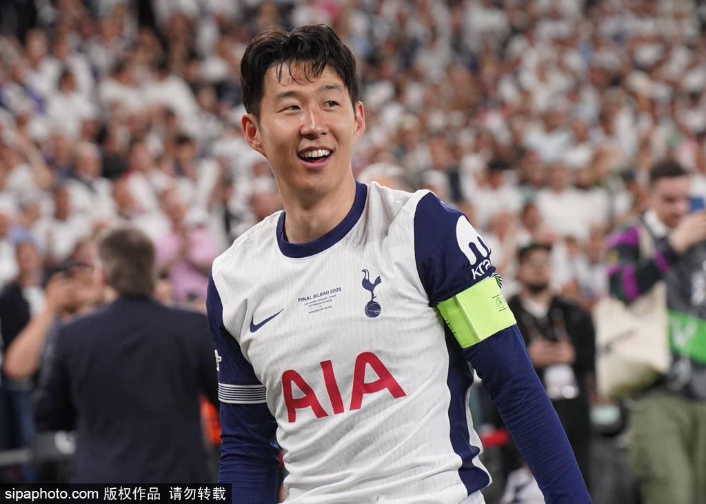 儿子阳加入洛杉矶足球俱乐部 并完成了正式宣布 转让费为MEF创造了记录 儿子阳加入洛杉矶足球俱乐部 并完成了正式宣布 转让费为MEF创造了记录